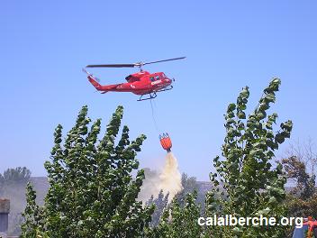 Helicptero en labores de extincin