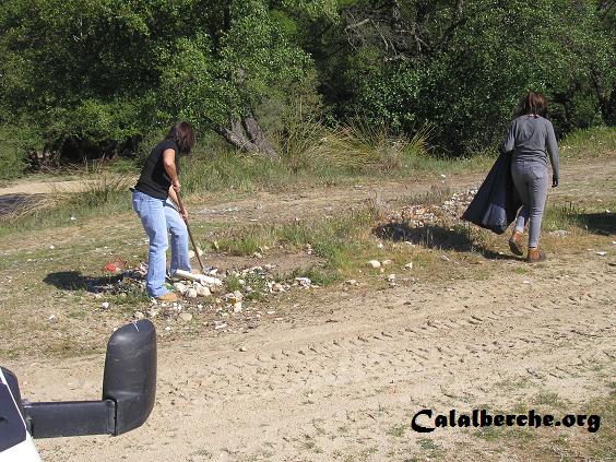 La concejala Rosa y MCarmen se emplearon a fondo.