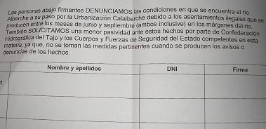 Hoja de firmas publicada por el Ayuntamiento